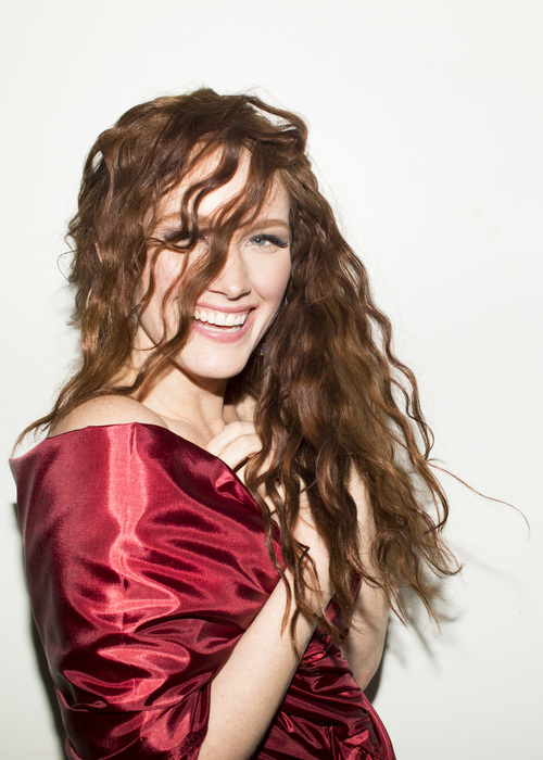 Contralto Avery Amereau