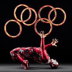Cirque Hoops Artist